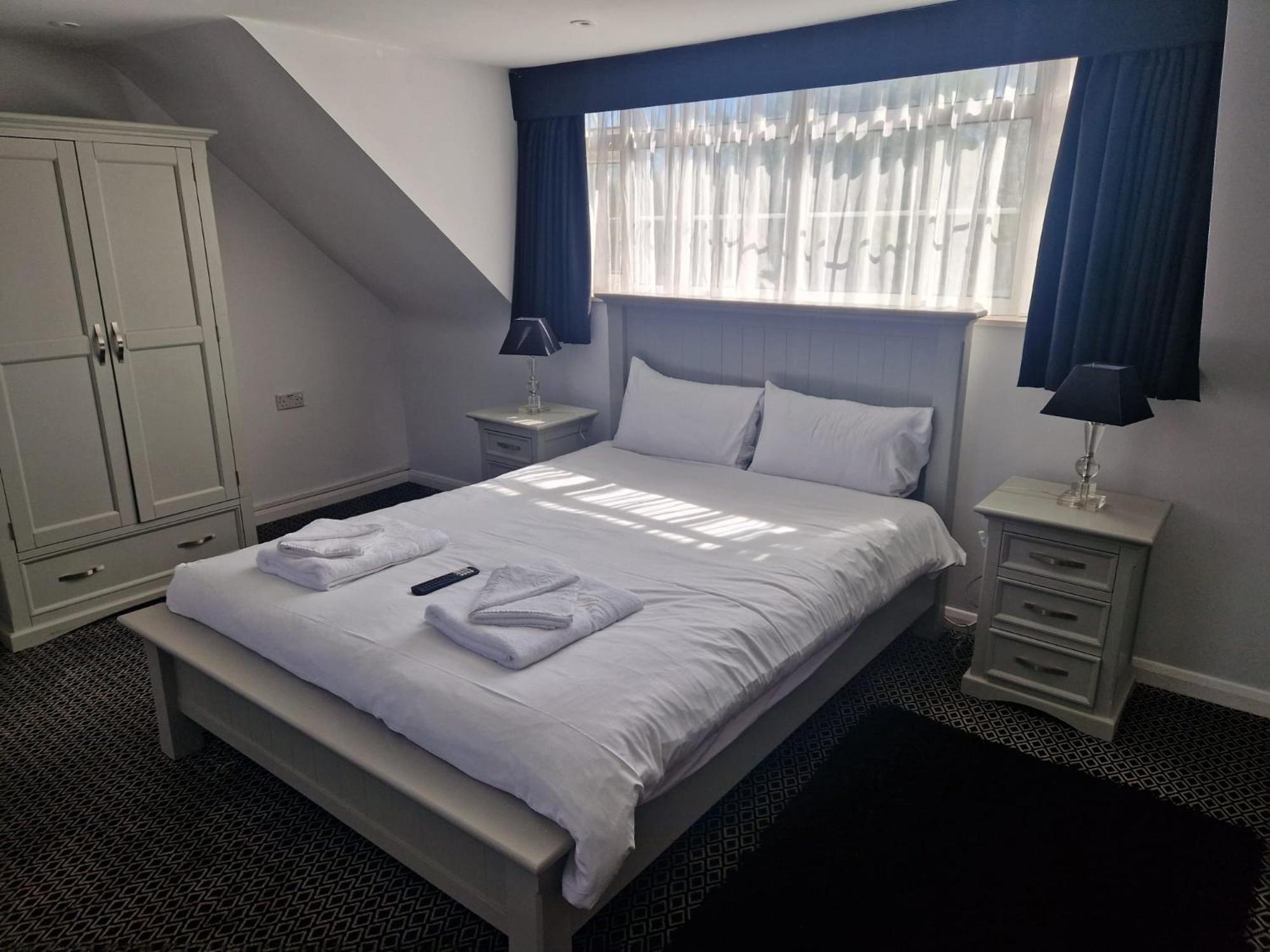 The Riverside House Hotel Милденхолл Экстерьер фото